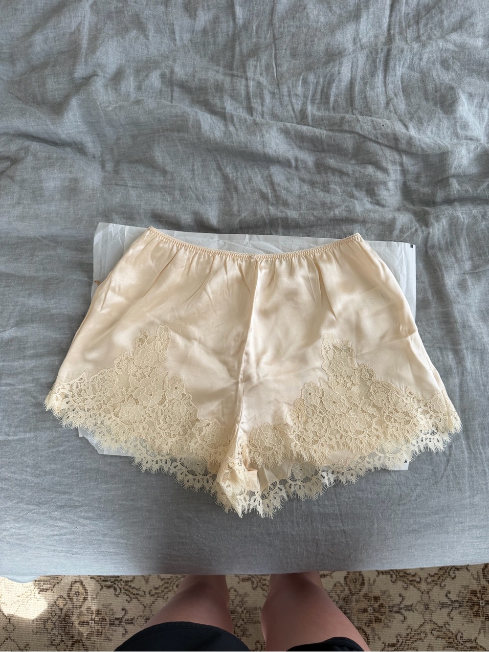 Doen Iona Lace-Trim Silk Shorts in Candlelight